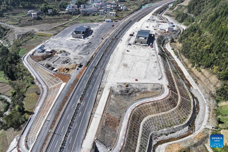 Picha: Barabara Kuu ya Wuxi-Zhenping inayojengwa katika Mkoa wa Shaanxi, Kaskazini Magharibi mwa China