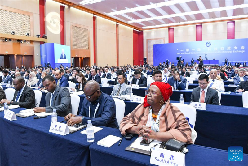 Mkutano wa Kwanza wa Mawasiliano ya Sayansi na Teknolojia za Ujenzi wa Ukanda Mmoja, Njia Moja wafunguliwa Chongqing, China