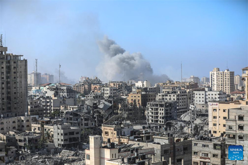 Moshi ukipaa angani kufuatia shambulizi la anga la Israel katika Mji wa Gaza, Novemba 9, 2023. (Xinhua)