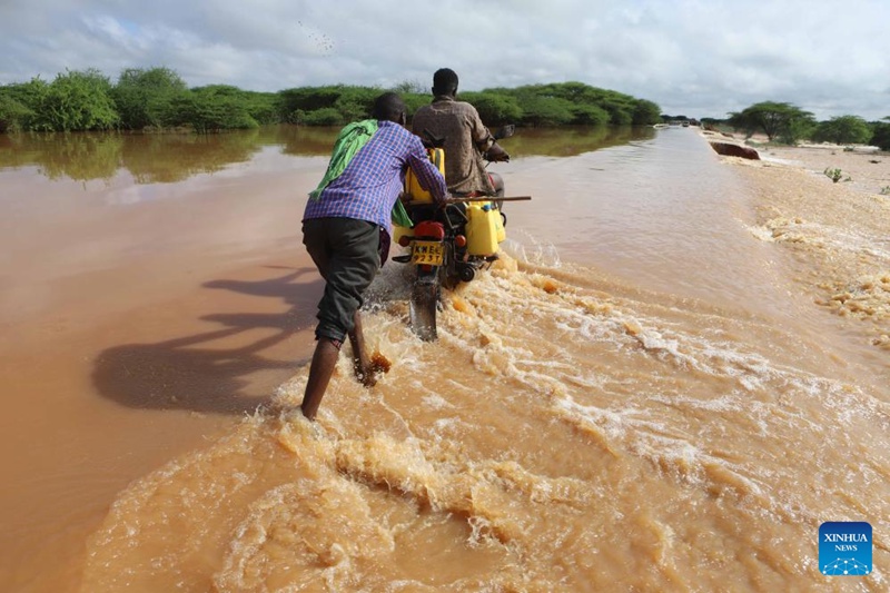 Serikali ya Kenya, Mashirika ya Misaada yaharakisha misaada huku idadi ya vifo katika mafuriko ya maji ikifikia 71