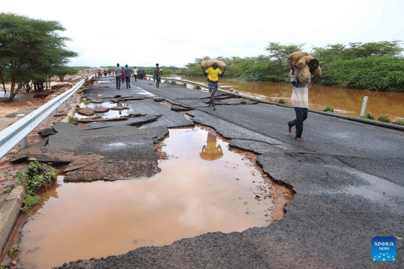 Serikali ya Kenya, Mashirika ya Misaada yaharakisha misaada huku idadi ya vifo katika mafuriko ya maji ikifikia 71
