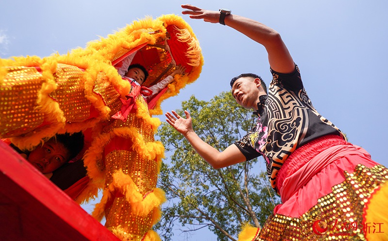 Ngoma ya kijadi ya Simba yaingia kwenye madarasa ya shule ya msingi Zhejiang, China