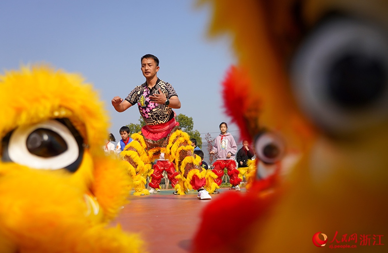 Ngoma ya kijadi ya Simba yaingia kwenye madarasa ya shule ya msingi Zhejiang, China