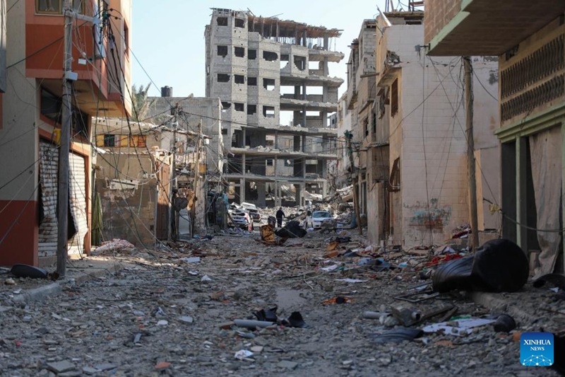 Picha hii iliyopigwa Novemba 29, 2023 ikionyesha majengo yaliyobomolewa katika Mji wa Gaza. (Picha na Mohammed Ali/Xinhua)