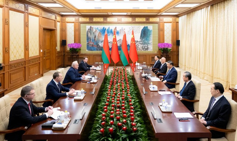 Rais wa China Xi Jinping akikutana na Rais wa Belarus Alexander Lukashenko mjini Beijing, China, Desemba 4, 2023. (Xinhua/Zhai Jianlan)