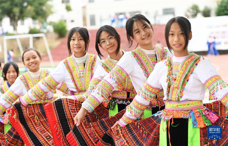 Shughuli za ziada za Wanafunzi baada ya masomo zaleta burudani mbalimbali katika Wilaya ya Luodian mkoani Guizhou, China