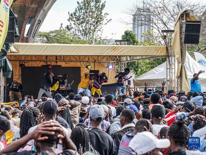 Watu wakishiriki katika Tamasha la pili la Nairobi kwenye Bustani ya Uhuru, Nairobi, Kenya, Tarehe 16, Desemba.