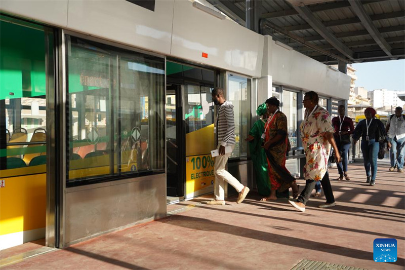 Senegal yazindua mtandao wa mabasi ya mwendokasi  ya kutumia umeme kikamilifu ulio wa kwanza katika Afrika ya Kusini mwa Jangwa la Sahara
