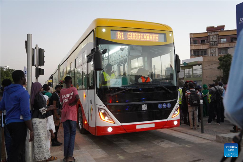 Senegal yazindua mtandao wa mabasi ya mwendokasi  ya kutumia umeme kikamilifu ulio wa kwanza katika Afrika ya Kusini mwa Jangwa la Sahara