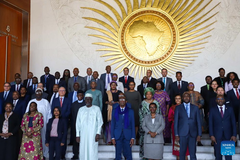 Wajumbe wanaohudhuria Mkutano wa 47 wa Kawaida wa Kamati ya Wawakilishi wa Kudumu wa Umoja wa Afrika  wakipiga picha pamoja mjini Addis Ababa, Ethiopia, Januari 15, 2024. (Xinhua/Michael Tewelde)