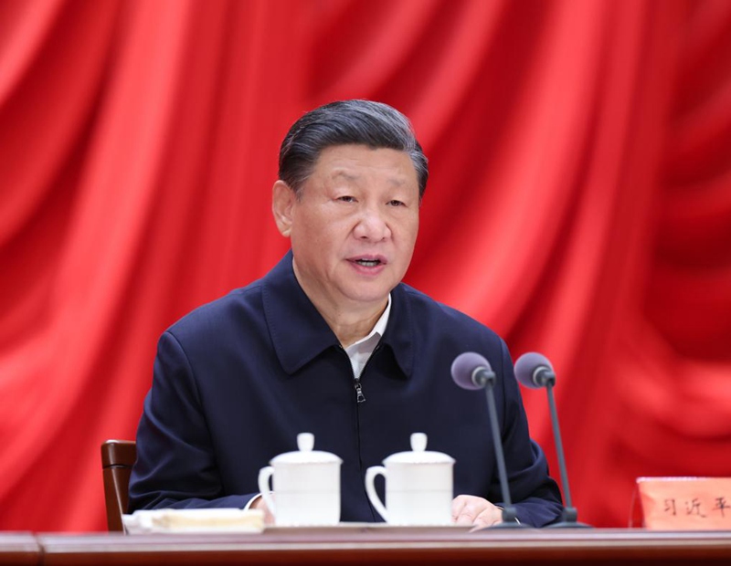 Rais Xi Jinping wa China, ambaye pia ni Katibu Mkuu wa Kamati Kuu ya Chama cha Kikomunisti cha China (CPC) na Mwenyekiti wa Kamati Kuu ya Kijeshi ya China (CMC) akihutubia ufunguzi wa semina  ya mada maalum kuhusu  kuhimiza maendeleo yenye  sifa bora ya mambo ya fedha ya China,  semina hiyo ya maofisa viongozi wa  ngazi ya mikoa na wizara  inafanyika katika Chuo cha Chama ya Kamati Kuu ya CPC mjini Beijing, China, Januari 16, 2024. (Xinhua/Ju Peng)