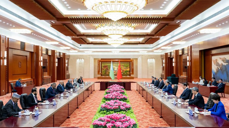 Zhao Leji, Spika wa Bunge la Umma la China, akifanya mazungumzo na Dileita Mohamed Dileita, Spika wa Bunge la Djibouti, kwenye Jumba la Mikutano ya Umma la Beijing, China, Januari 23, 2024. (Xinhua/ Zhai Jianlan)