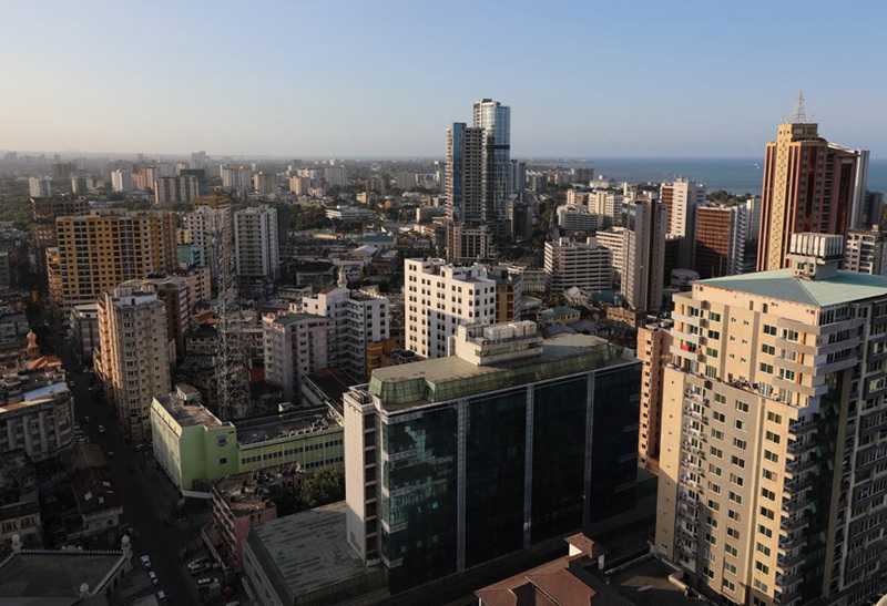 Picha hii iliyopigwa Septemba 22, 2023 ikionyesha  mwonekano wa Mji wa Dar es Salaam, Tanzania. (Xinhua/Dong Jianghui)
