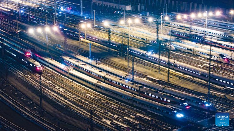 Katika picha: Treni za mwendo kasi zikiwa kwenye kituo cha utengenezaji wa treni mkoani Guizhou, China