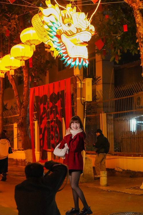 Shamrashamra za mwaka mpya wa jadi wa China zazidi kuongezeka huko Xiamen, China