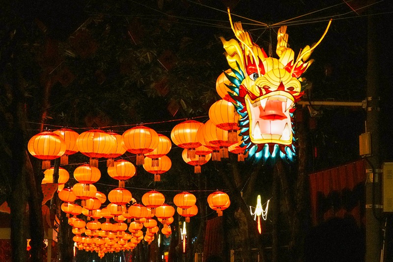 Shamrashamra za mwaka mpya wa jadi wa China zazidi kuongezeka huko Xiamen, China