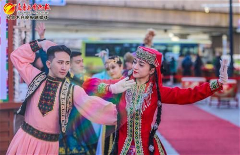 Shughuli za Mwaka Mpya wa Jadi wa China za Grand Bazaar la mkoani Xinjiang zaonesha utamaduni tajiri na wenye kupendeza