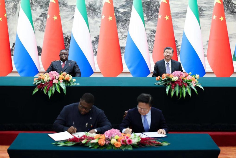 Rais Xi Jinping afanya mazungumzo na Rais wa Sierra Leone Julius Maada Bio