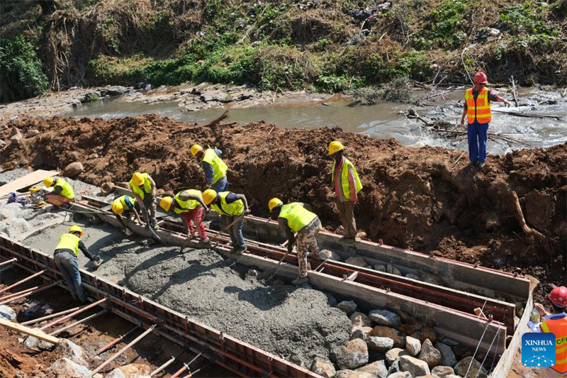 Picha hii iliyopigwa Oktoba 27, 2019 ikionyesha eneo la ujenzi wa Uwanja wa Urafiki mjini Addis Ababa, Ethiopia. (Kampuni ya Uhandisi wa Barabara Kuu ya China/ Xinhua)