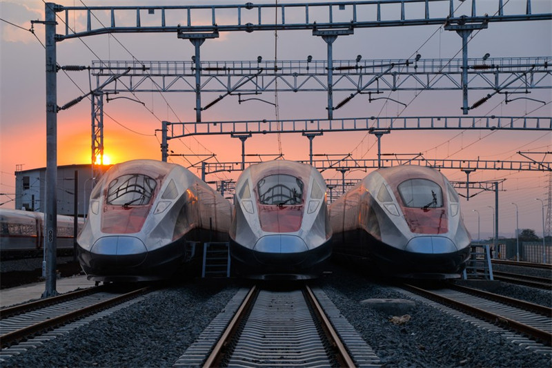 Treni ya mwendo kasi ya Jakarta-Bandung yawa njia  mpya inayopendwa na Waindonesia wakati wa safari za Sikukuu ya Eid