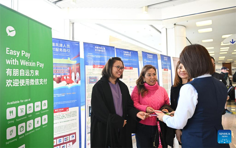 Meli ya Kimataifa ya Kitalii iliyobeba watalii zaidi ya 1,800 yawasili Tianjin, China