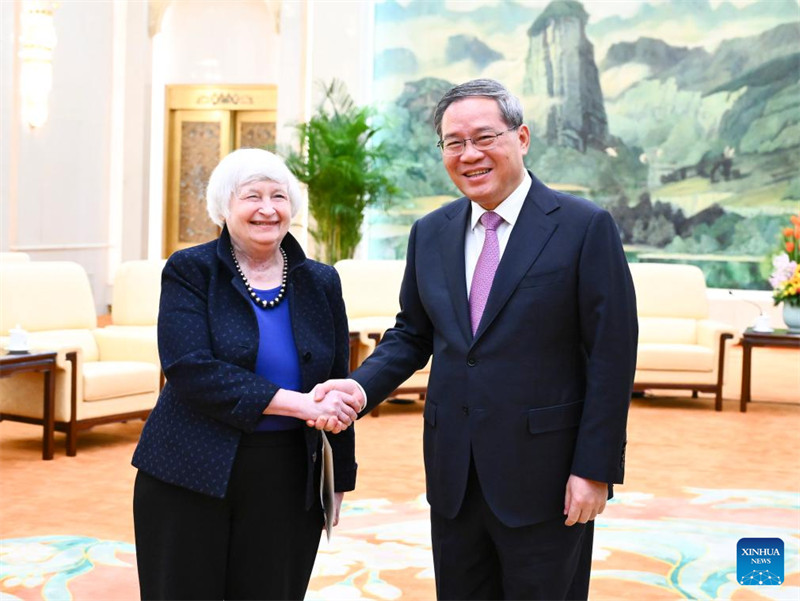 Waziri Mkuu wa China Li Qiang akikutana na Waziri wa Fedha wa Marekani Janet Yellen kwenye Jumba la Mikutano ya Umma mjini Beijing, China, Aprili 7, 2024. (Xinhua/Yan Yan)