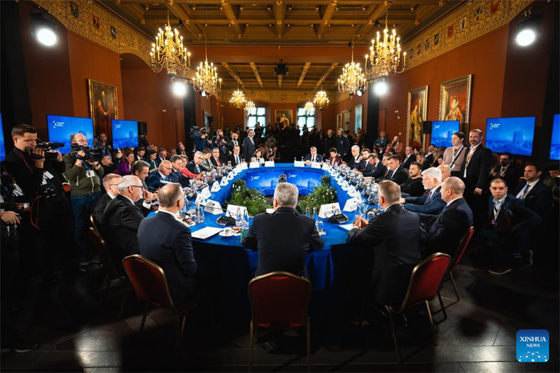 Washiriki wakihudhuria Mkutano wa Mpango wa Bahari Tatu huko Vilnius, Lithuania, Aprili 11, 2024. (Ikulu ya Lithuania/Xinhua)