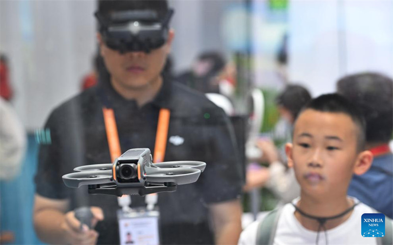 Bidhaa mpya zaoneshwa kwenye Maonyesho ya 4 ya Kimataifa ya Bidhaa za Matumizi ya China