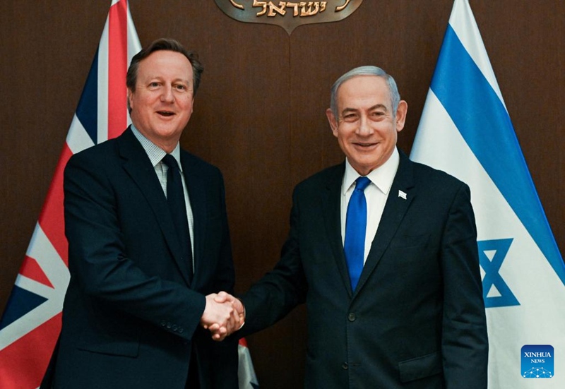 Waziri Mkuu wa Israel Benjamin Netanyahu akikutana na Waziri wa Mambo ya Nje wa Uingereza, David Cameron mjini Jerusalem, Aprili 17, 2024. (Maayan Toaf/GPO/ Xinhua)