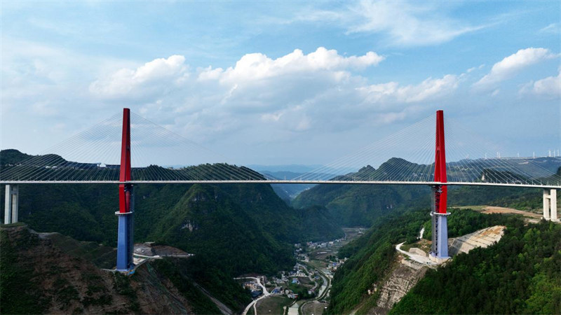 Picha ikionyesha Daraja la Mto Longli. (Picha na Song Xuexing / Chinadaily.com.cn)