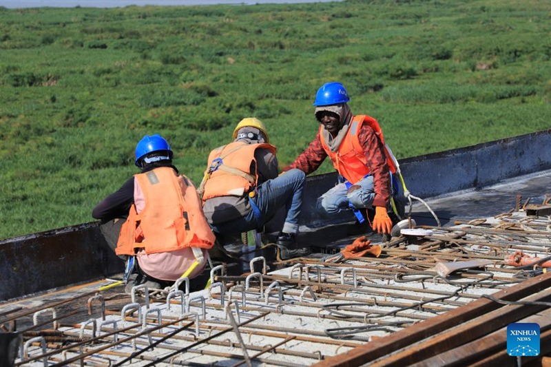 Ujenzi wa Mradi wa Daraja la Magufuli la Tanzania waendelea