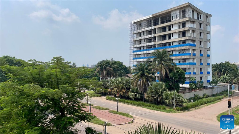 Picha hii iliyopigwa kwa simu ya mkononi tarehe 19 Mei, 2024 ikionyesha mandhari ya Kinshasa, mji mkuu wa Jamhuri ya Kidemokrasia ya Kongo (DRC). (Str/Xinhua)