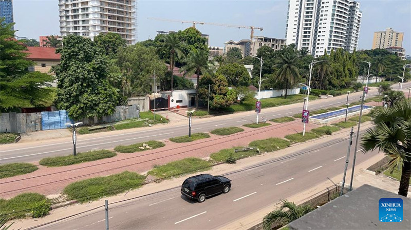Picha hii iliyopigwa kwa simu ya mkononi tarehe 19 Mei, 2024 ikionyesha mandhari ya Kinshasa, mji mkuu wa Jamhuri ya Kidemokrasia ya Kongo (DRC). (Str/Xinhua)