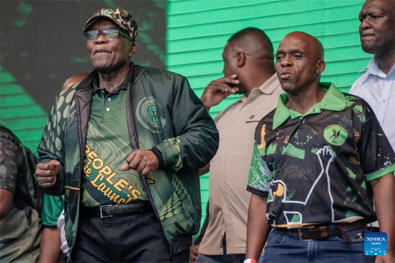 Jacob Zuma akihudhuria kampeni ya Chama cha Umkhonto weSizwe (MK) mjini Johannesburg, Afrika Kusini, Mei 18, 2024. (Picha na Ihsaan Haffejee/Xinhua)