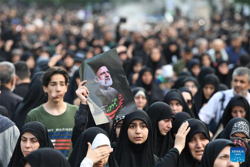Hayati Rais wa Iran Raisi azikwa katika mji wa nyumbani kwake wa Mashhad