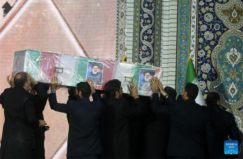 Hayati Rais wa Iran Raisi azikwa katika mji wa nyumbani kwake wa Mashhad