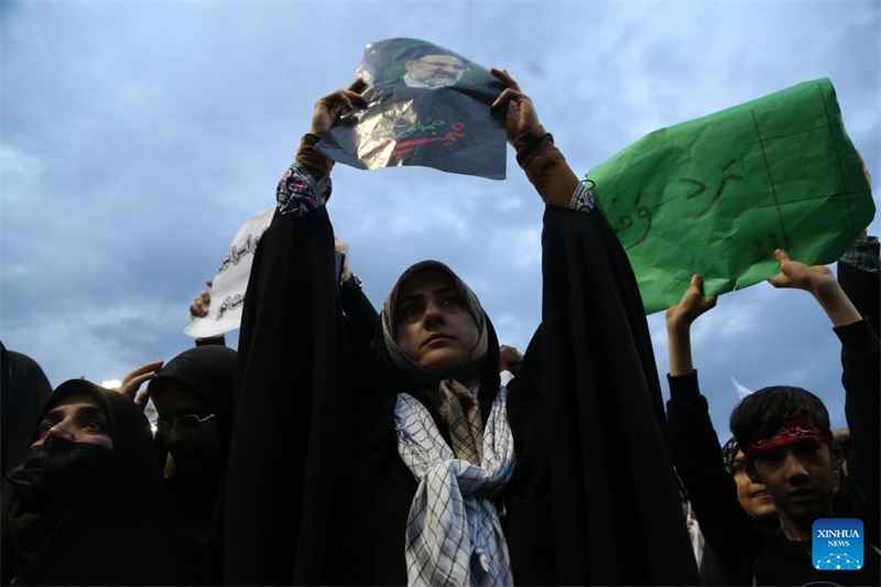 Hayati Rais wa Iran Raisi azikwa katika mji wa nyumbani kwake wa Mashhad