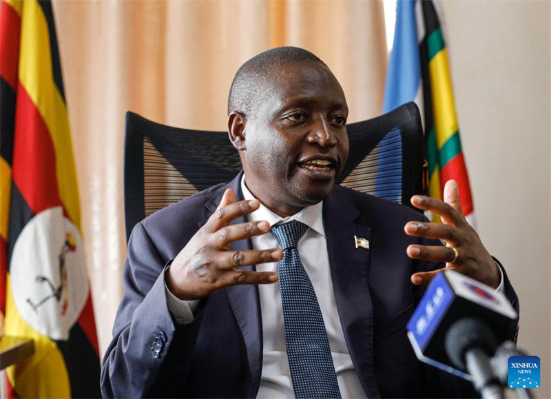 David Bahati, Waziri wa Nchi wa Uganda anayeshughulikia biashara, viwanda na vyama vya ushirika, akizungumza kwenye mahojiano mjini Kampala, Uganda, Aprili 6, 2024. (Xinhua/Li Yahui)