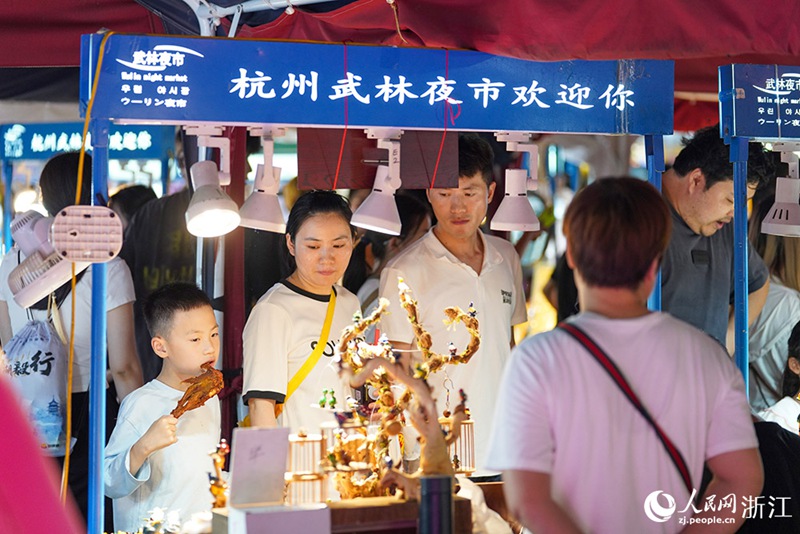 Mtaa wa urefu wa Kilomita 1 waonesha “Uchumi wa Usiku” wa Hangzhou, China
