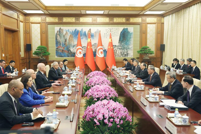 Waziri Mkuu wa China Li Qiang akikutana na Rais wa Tunisia Kais Saied kwenye Jumba la Wageni la Diaoyutai mjini Beijing, China, Mei 30, 2024. (Xinhua/Liu Weibing)