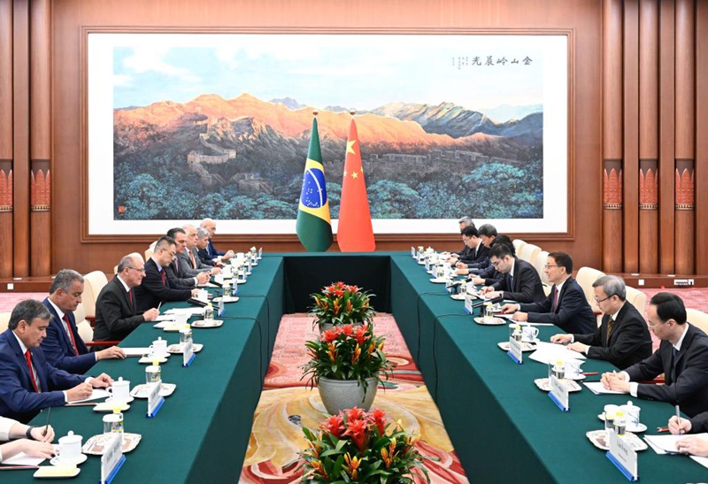 Makamu Rais wa China Han Zheng na mwenzake wa Brazil Geraldo Alckmin wakifanya mazungumzo mjini Beijing, China, Juni 6, 2024. (Xinhua/Shen Hong)