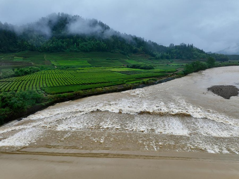 Picha iliyopigwa Juni 16, 2024 ikionyesha hali ya mafuriko huko Wuyishan  ya Mji wa Nanping, Mkoa wa Fujian, Mashariki mwa China. (Xinhua/Jiang Kehong)