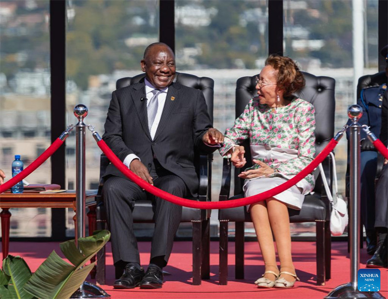 Cyril Ramaphosa (Kulshoto) na mke wake wakihudhuria hafla ya kuapishwa kwake mjini Pretoria, Afrika Kusini, Juni 19, 2024. (Xinhua/Zhang Yudong)
