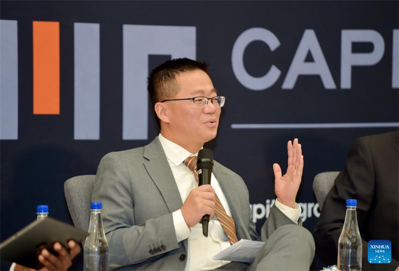 Mwakilishi wa Benki ya Dunia nchini Botswana Liang Wang akihutubia Mkutano wa 2 wa Kila Mwaka ESG (Mazingira, Uendelevu na Utawala) wa Botswana na Baraza la Uendelevu wa Mambo ya Fedha mjini Gaborone, Botswana, Juni 19, 2024. (Picha na Tshekiso Tebalo/Xinhua)