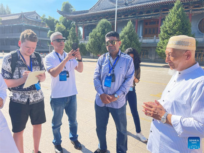 Waandishi wa habari kutoka nchi 16 watembelea Mkoa wa Xinjiang wa China