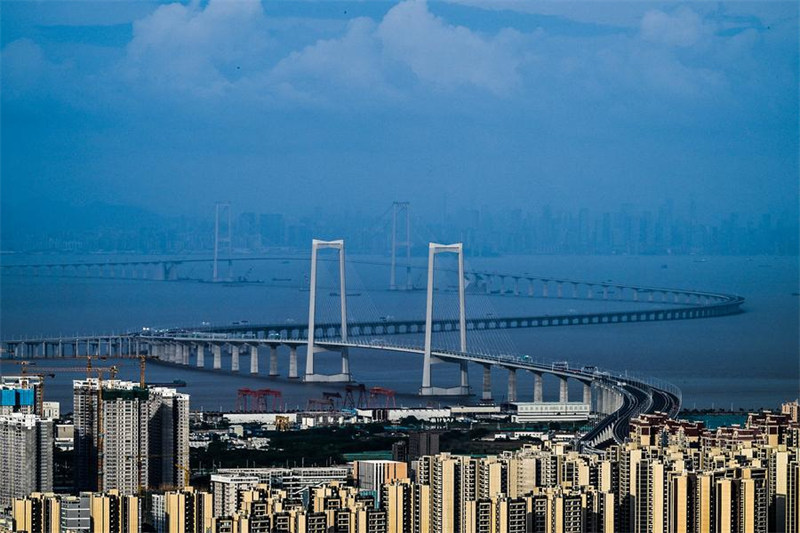 Picha hii iliyopigwa Juni 19, 2024 inaonyesha Barabara Kuu ya Kuunganisha Shenzhen na Zhongshan katika Mkoa wa Guangdong, Kusini mwa China. (Xinhua/Liu Dawei)