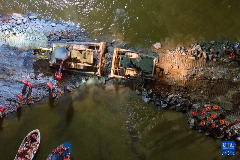 Lambo la Ziwa Doting la China lililobomoka kutokana na mafuriko ya mvua kubwa lazibwa