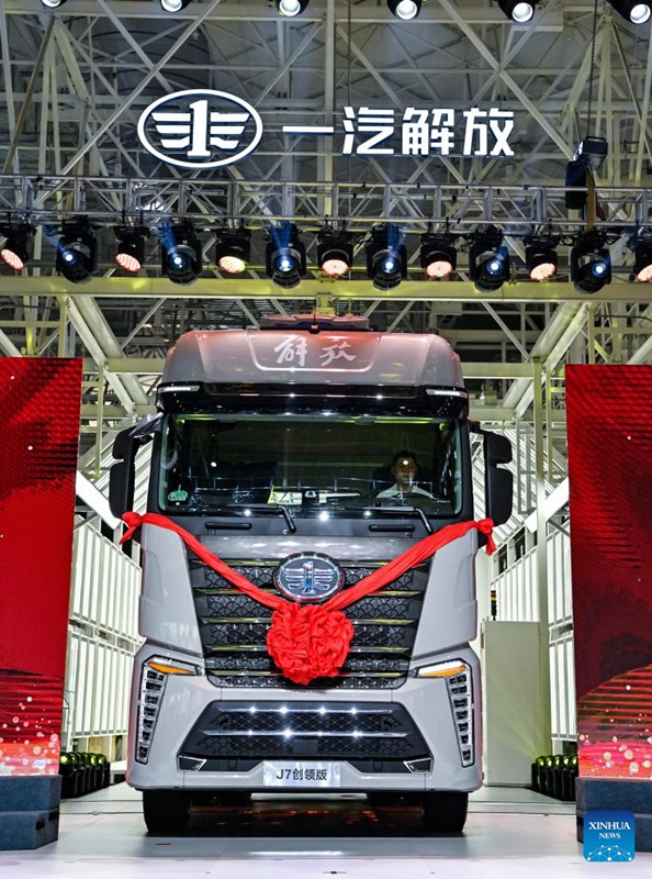 Kampuni ya magari ya FAW ya China yashuhudia lori la Jiefang linalofikia No.9,000,000 likiondoka kwenye mstari wa uundaji kiwandani