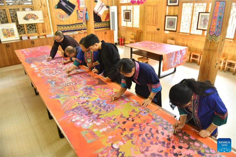 Katika picha: Michoro ya mkulima wa Sanjiang katika Mkoa wa Guangxi, China