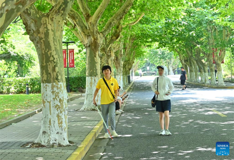 Kambi ya mafunzo kwa wanafunzi wenye matatizo ya kuona yafikia tamati mjini Shanghai, China